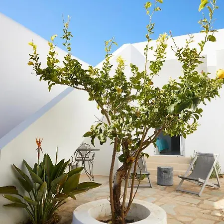 Villa Meltemi On The Outskirts Of Naousa, Paros