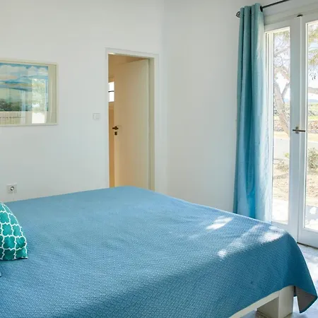 Villa Meltemi On The Outskirts Of Naousa, Paros Ambelas